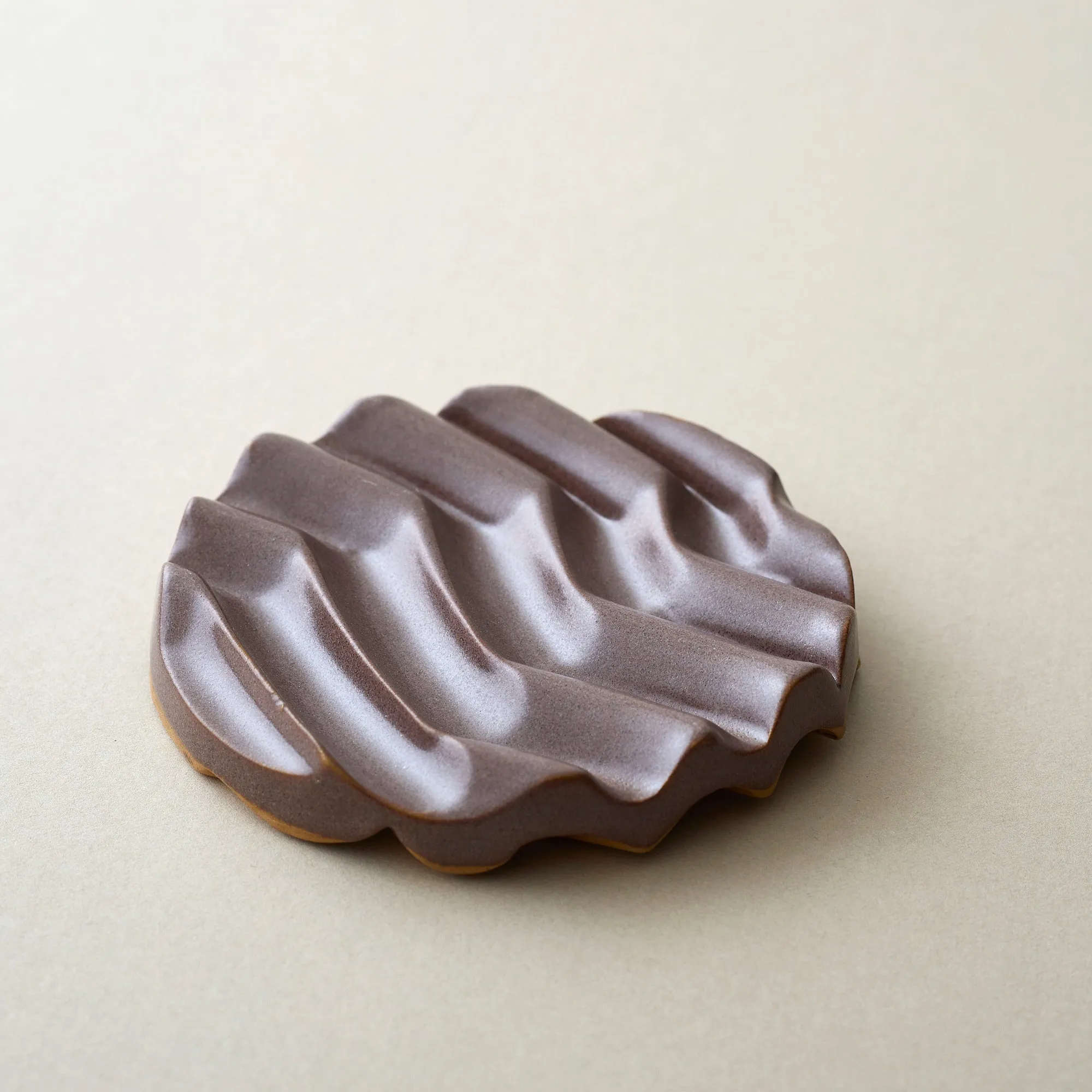 BUNDA Stoneware Ridged Circular Soap Dish (WS)