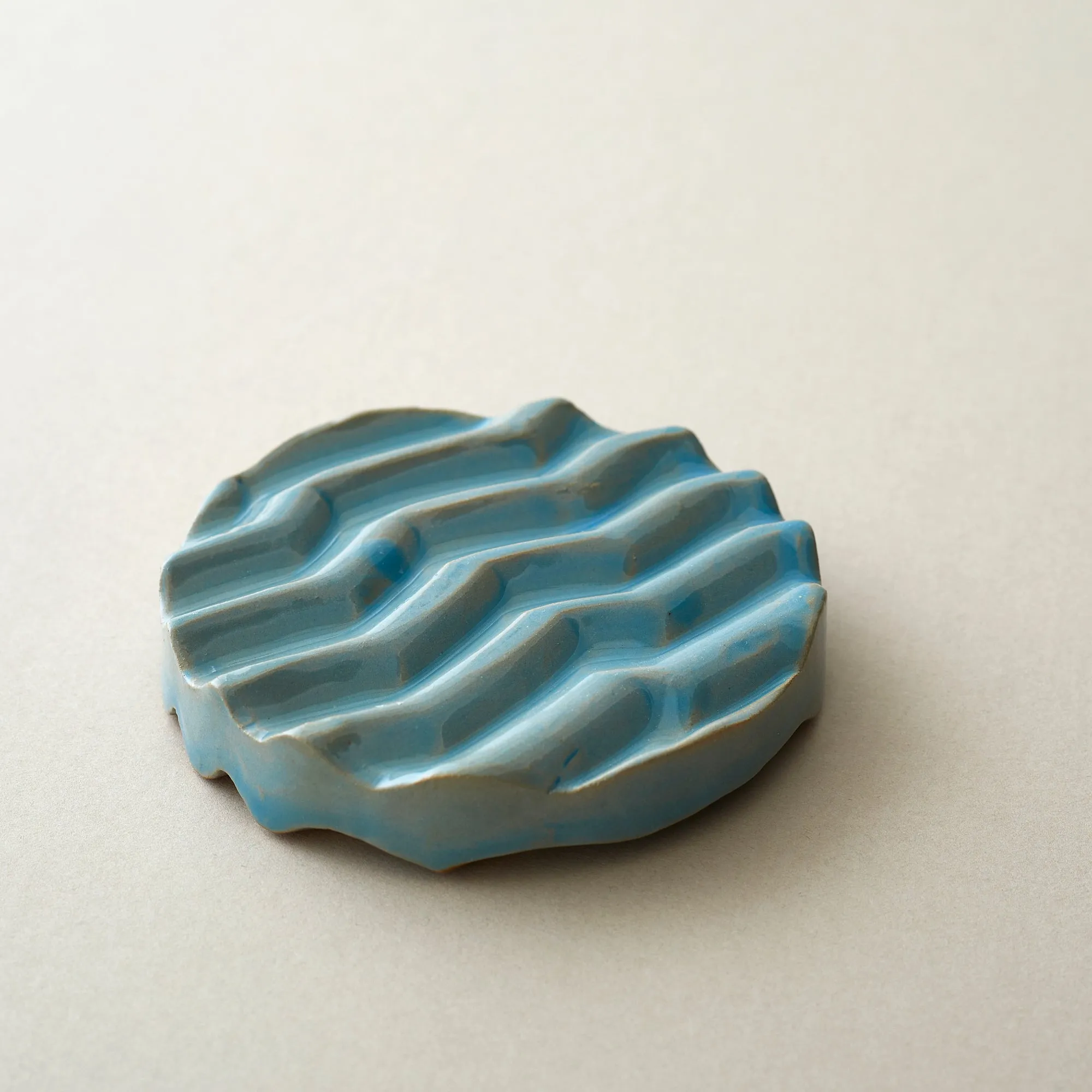 BUNDA Stoneware Ridged Circular Soap Dish (WS)