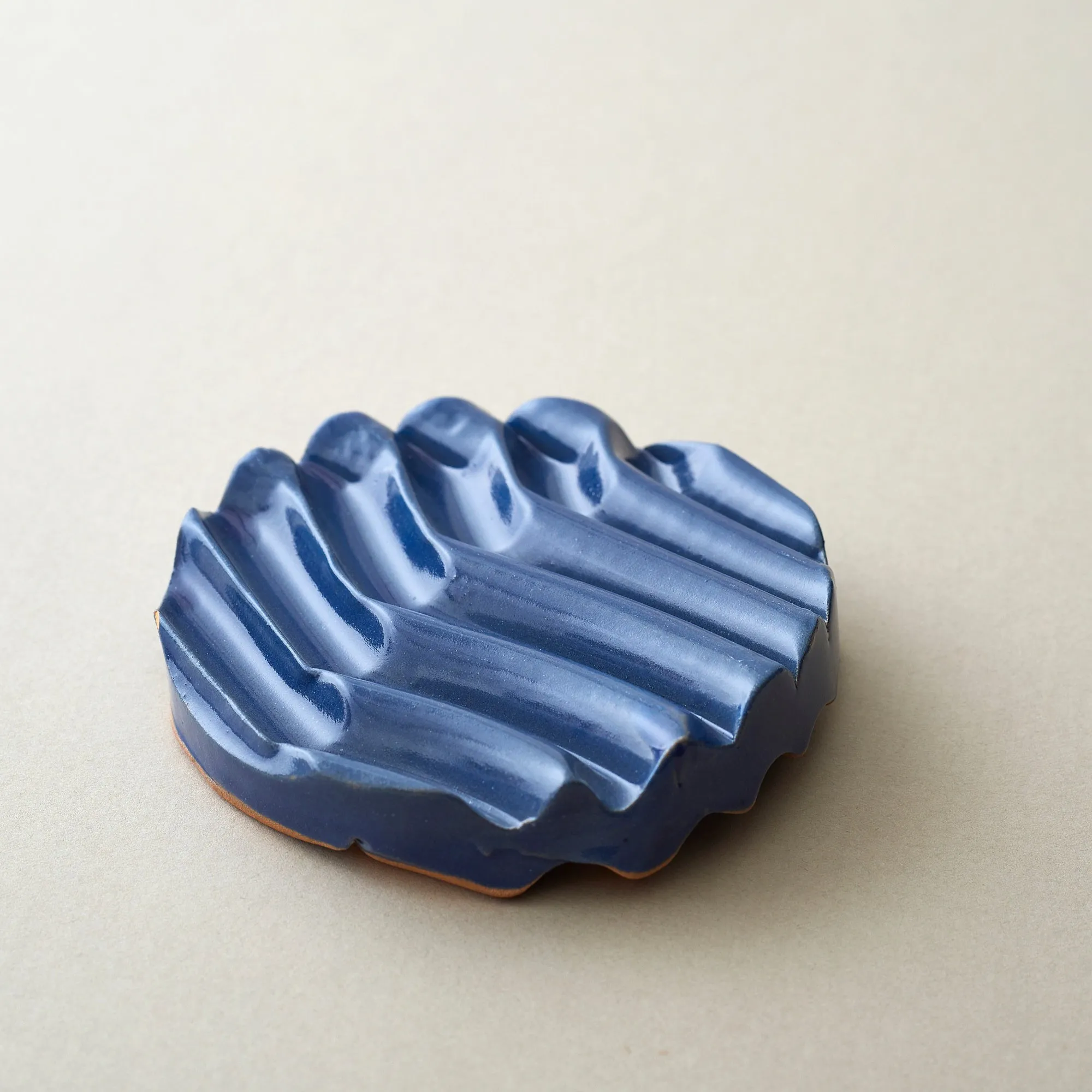 BUNDA Stoneware Ridged Circular Soap Dish (WS)
