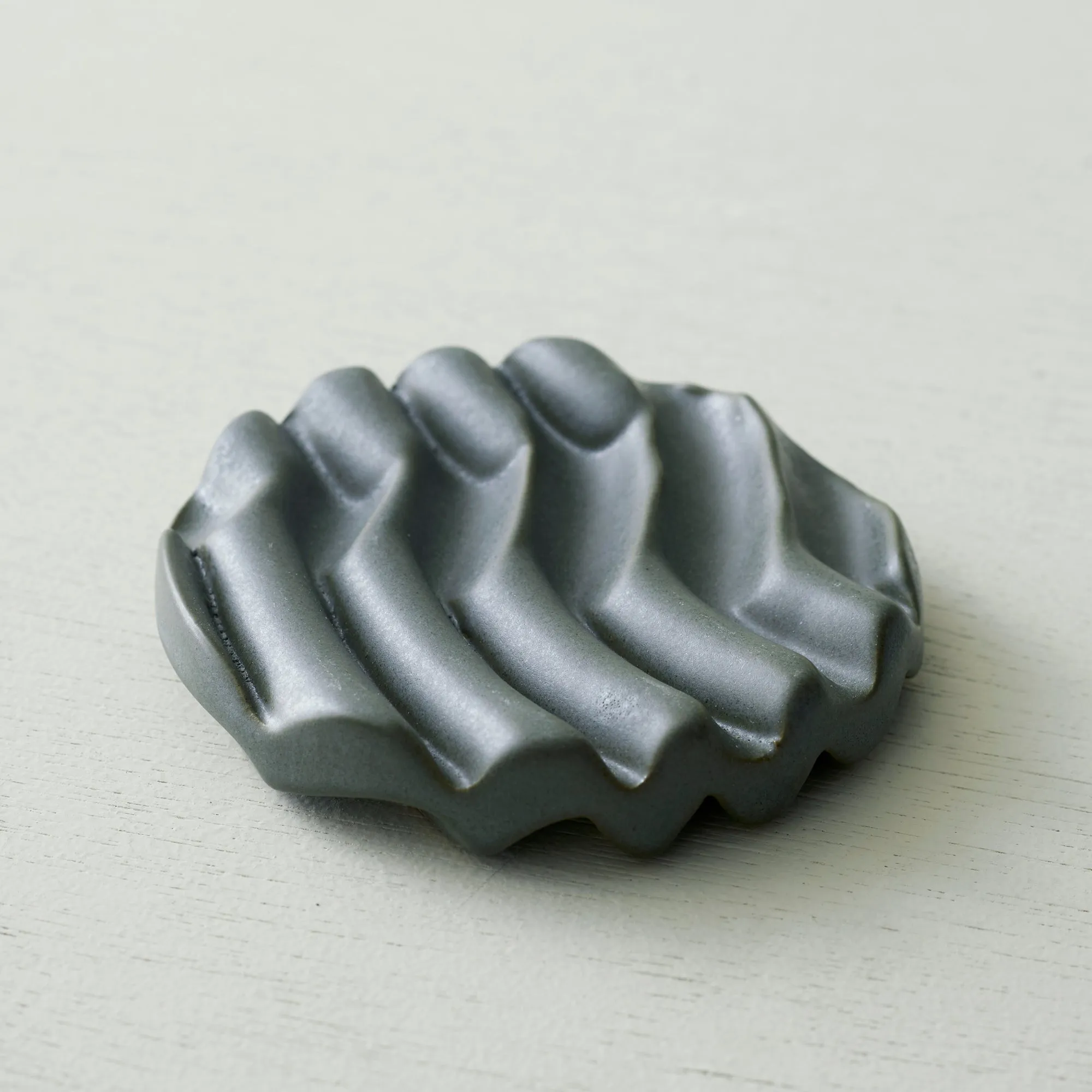 BUNDA Stoneware Ridged Circular Soap Dish (WS)
