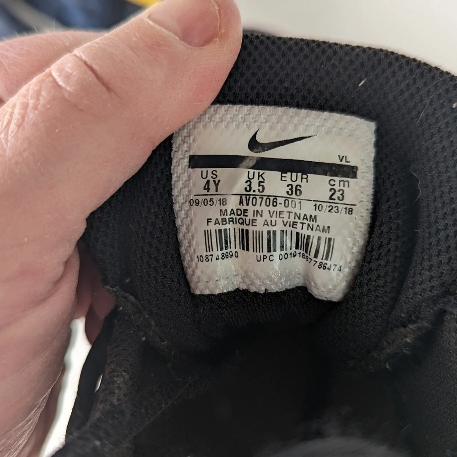 Nike Boys Alpha Huraches Sneakers - 4