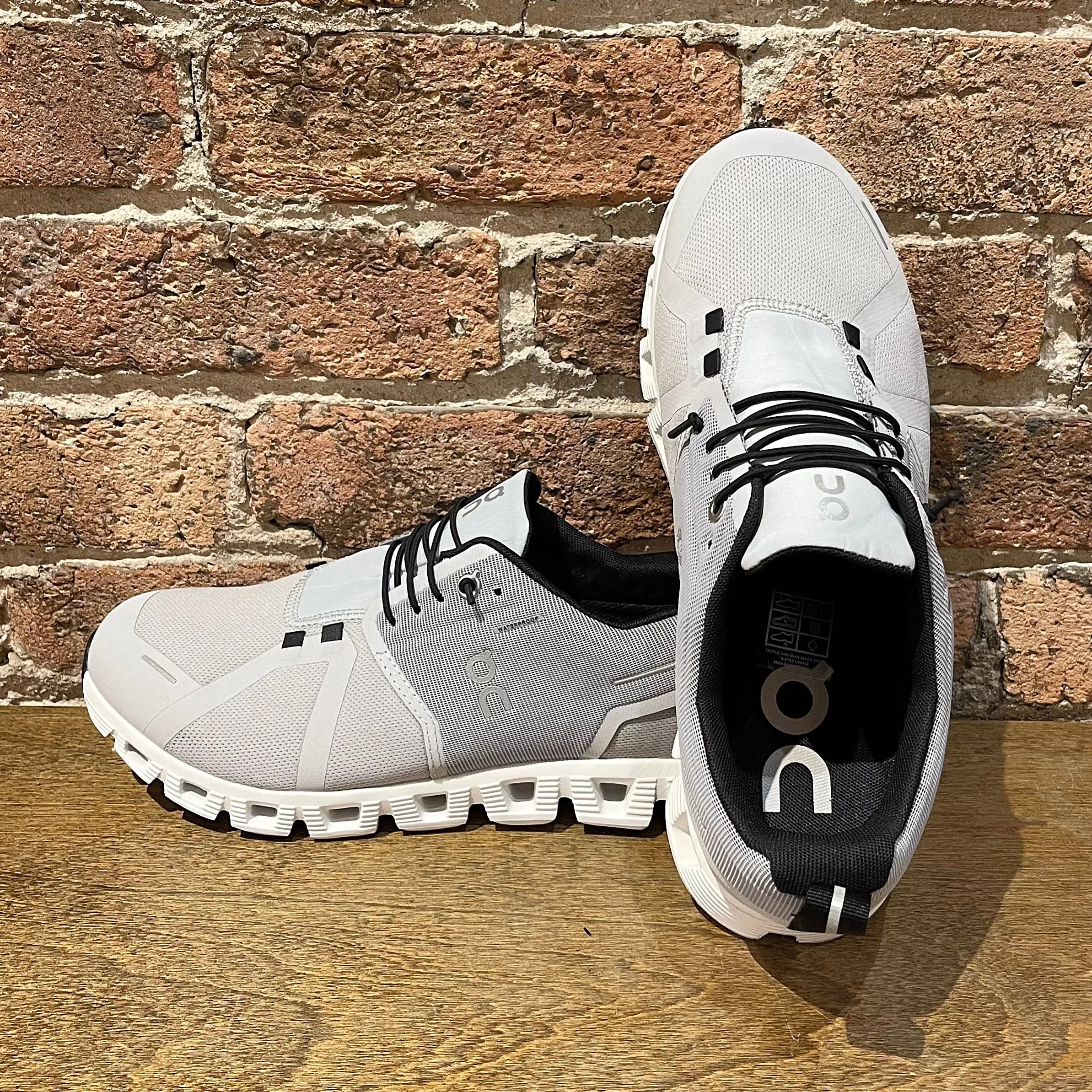 On Cloud 5 Women's Waterproof Glacier/White