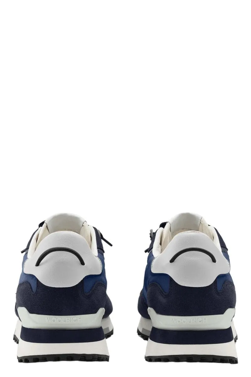 Sneakers retro in pelle con dettagli in nylon