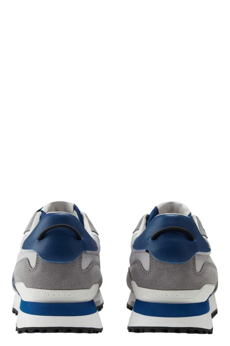 Sneakers retro in pelle con dettagli in nylon