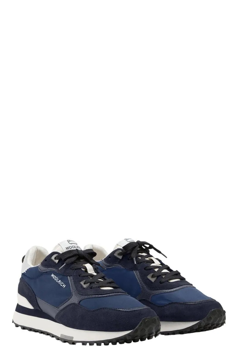 Sneakers retro in pelle con dettagli in nylon