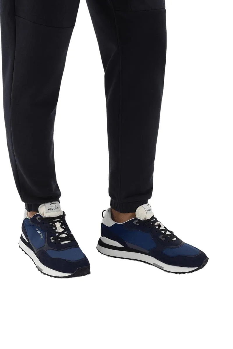 Sneakers retro in pelle con dettagli in nylon